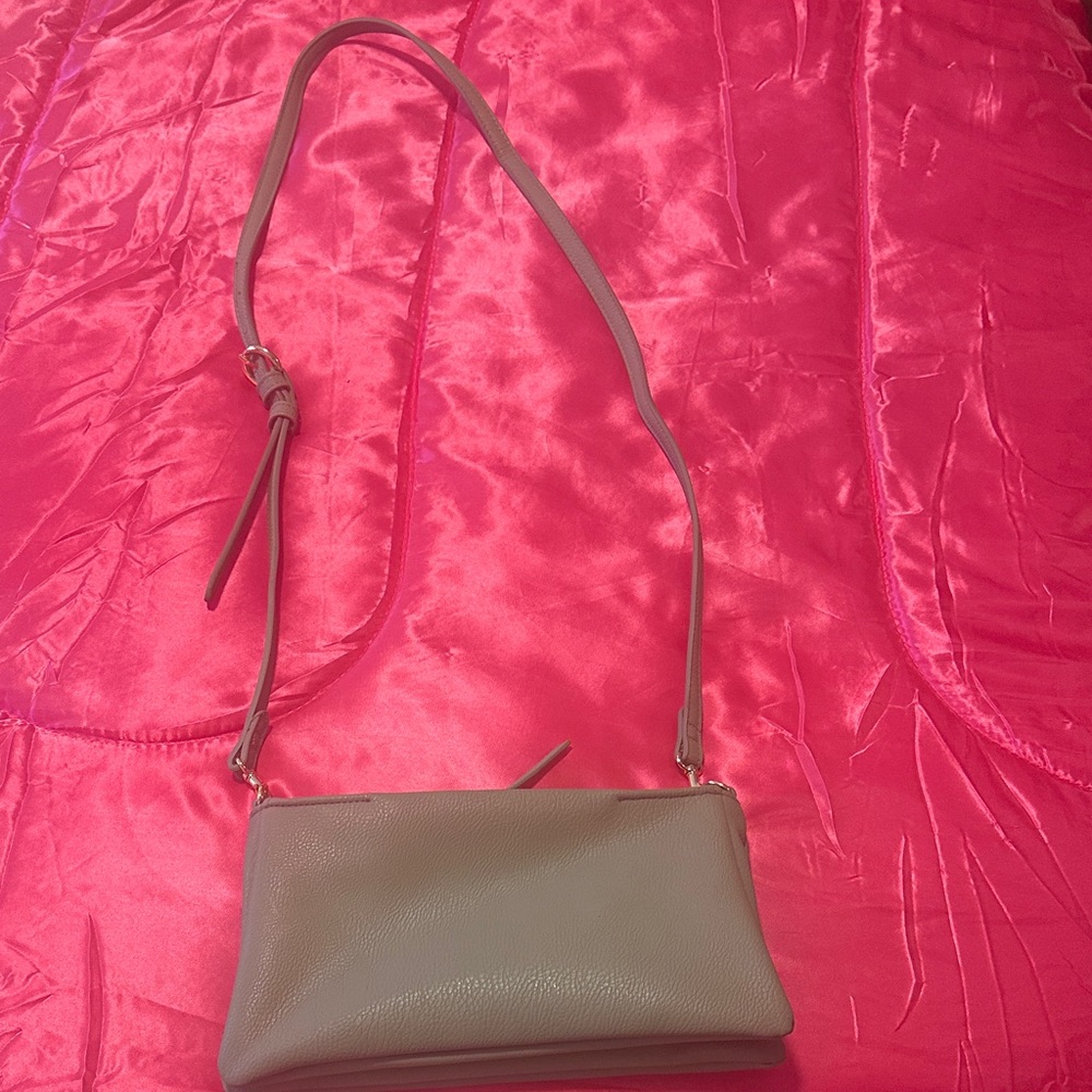 Elegant Tan Leather Shoulder Bag